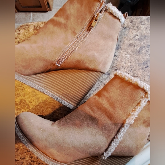 Women’s Wonderly “Joni” Wedge Bootie/Boot Sz 7 Southwestern Boho Boot Heals - Picture 5 of 7